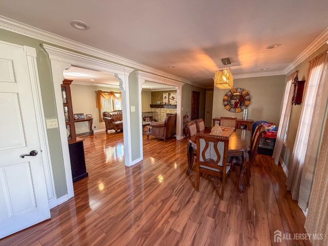 199 E Arthur Place, Iselin, NJ 08830