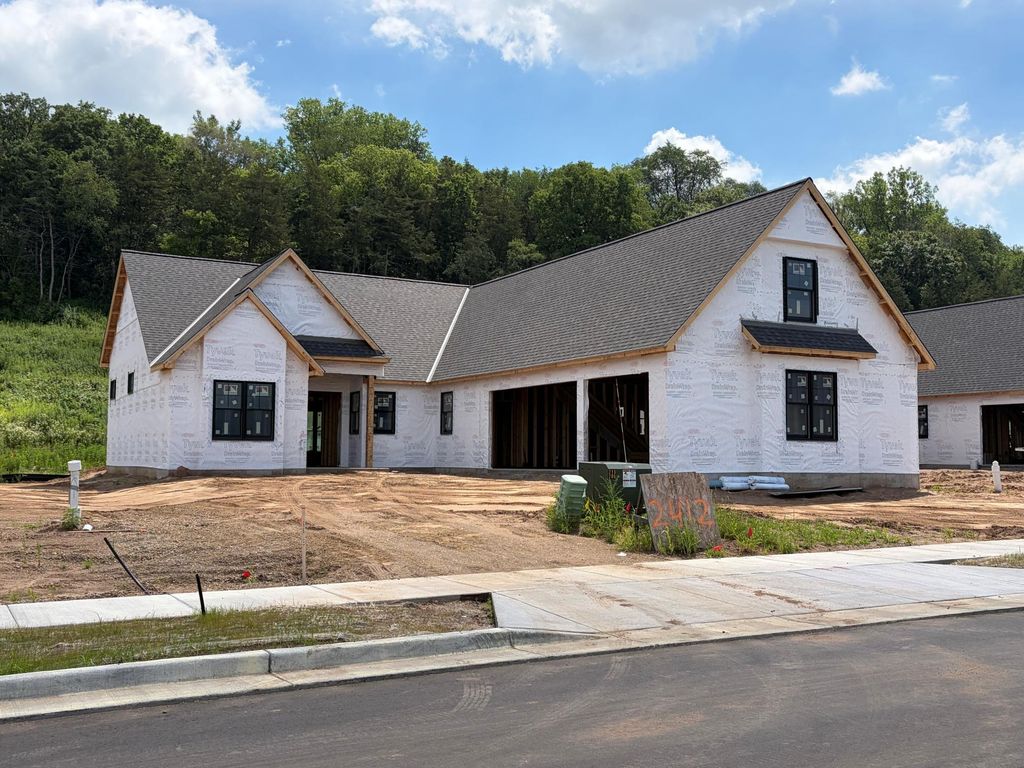 2412 Simply Living Lane, Hudson, WI 54016