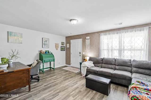 23 Bay Breeze Lane, Beaufort, SC 29907