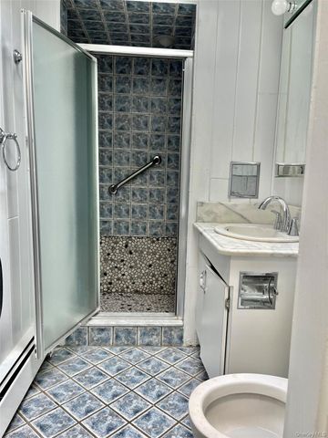 258 Steamboat Road, Kings Point, NY 11024