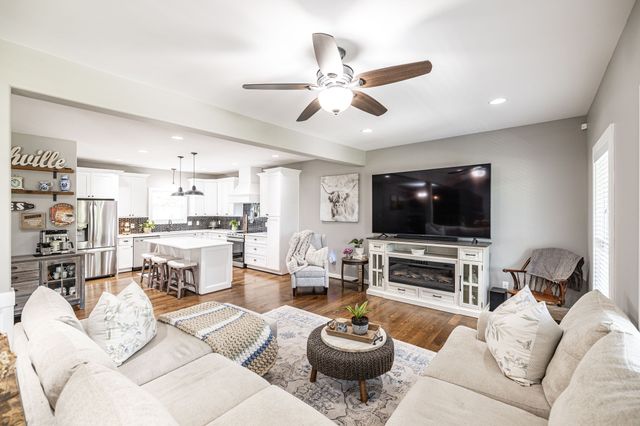 794 Brights Ln, Gallatin, TN 37066