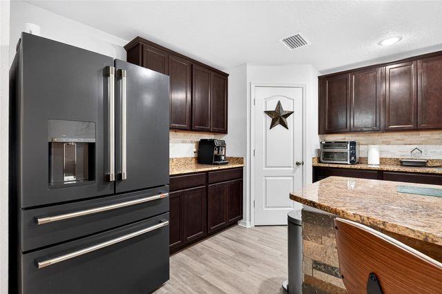 6647 REDBAY DRIVE, Brooksville, FL 34602