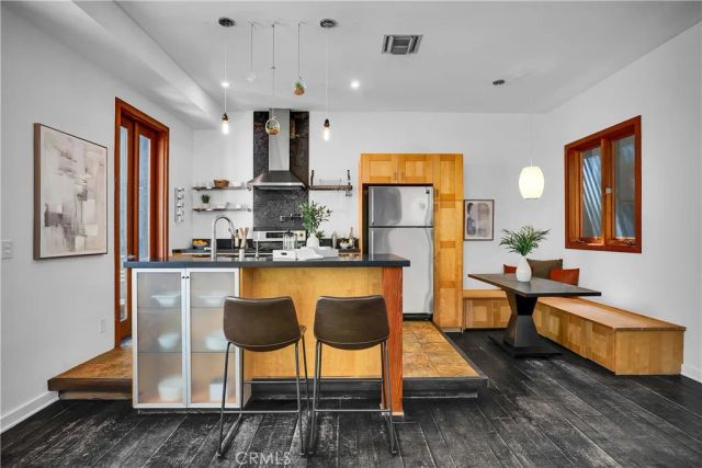 8738 Wonderland Avenue, Los Angeles, CA 90046