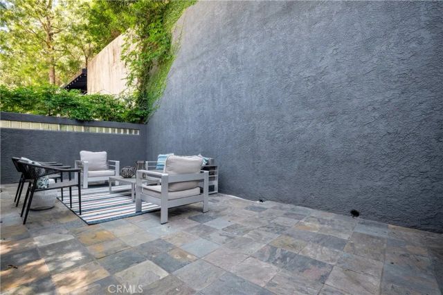 8738 Wonderland Avenue, Los Angeles, CA 90046