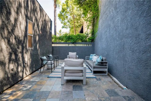 8738 Wonderland Avenue, Los Angeles, CA 90046