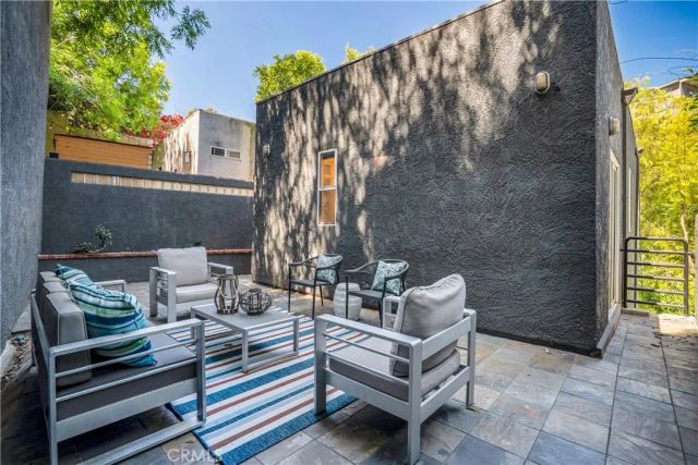 8738 Wonderland Avenue, Los Angeles, CA 90046