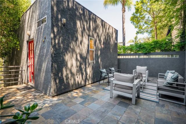 8738 Wonderland Avenue, Los Angeles, CA 90046