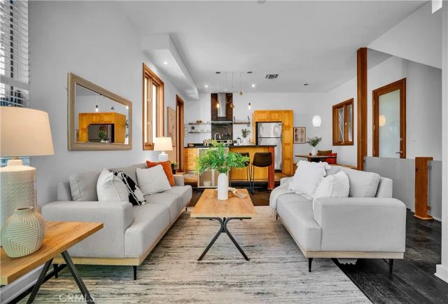 8738 Wonderland Avenue, Los Angeles, CA 90046