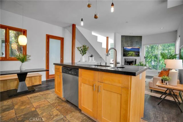 8738 Wonderland Avenue, Los Angeles, CA 90046