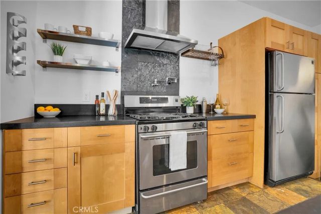 8738 Wonderland Avenue, Los Angeles, CA 90046