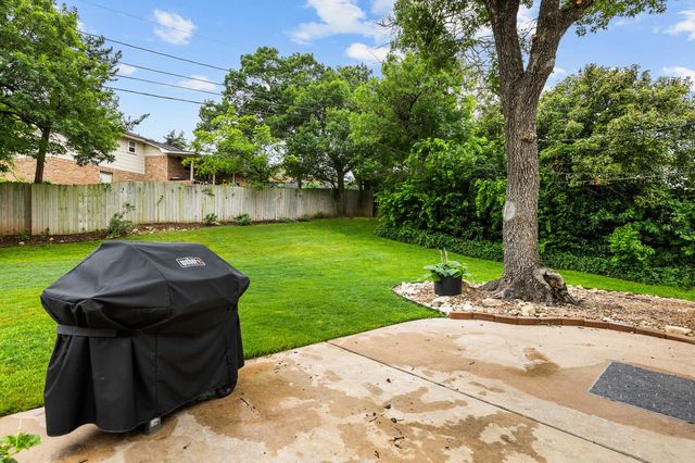 420 Brookwood Drive, Woodway, TX 76712