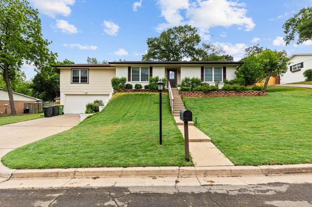 420 Brookwood Drive, Woodway, TX 76712