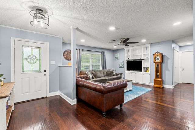 420 Brookwood Drive, Woodway, TX 76712