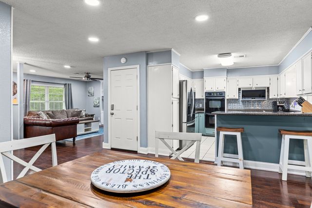 420 Brookwood Drive, Woodway, TX 76712