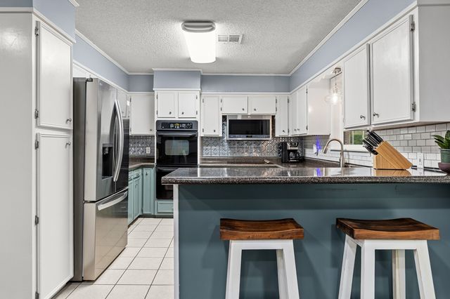 420 Brookwood Drive, Woodway, TX 76712