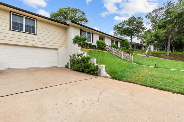 420 Brookwood Drive, Woodway, TX 76712