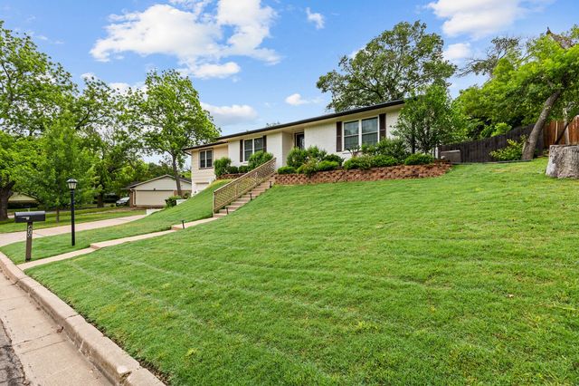 420 Brookwood Drive, Woodway, TX 76712