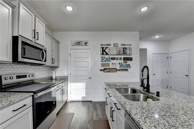 86 Canyon Ferry Way, Hoschton, GA 30548