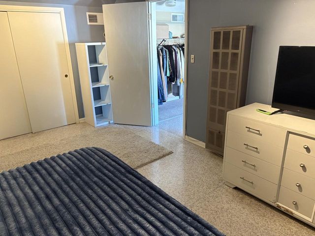 1707 W Wilbur AVENUE, Milwaukee, WI 53221