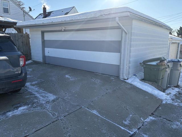 1707 W Wilbur AVENUE, Milwaukee, WI 53221