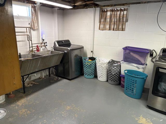 1707 W Wilbur AVENUE, Milwaukee, WI 53221