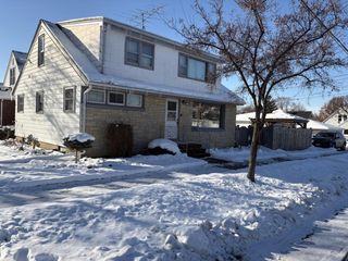 1707 W Wilbur AVENUE, Milwaukee, WI 53221