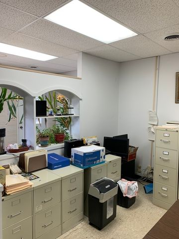 634 W Algonquin Road, Des Plaines, IL 60016