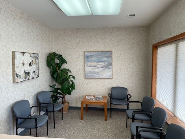 634 W Algonquin Road, Des Plaines, IL 60016