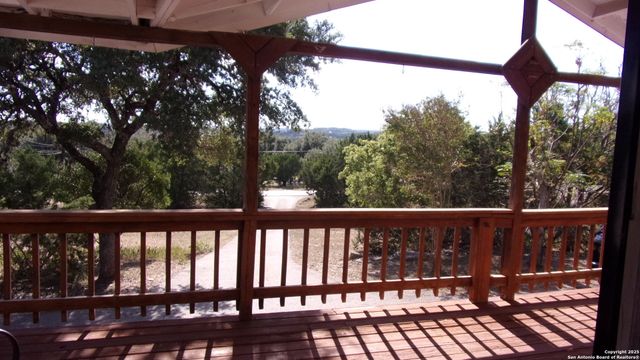 252 SIR WINSTON DR, Canyon Lake, TX 78133