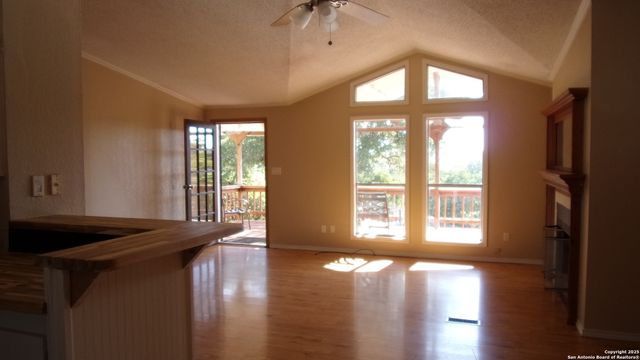 252 SIR WINSTON DR, Canyon Lake, TX 78133