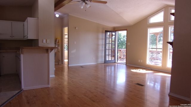 252 SIR WINSTON DR, Canyon Lake, TX 78133