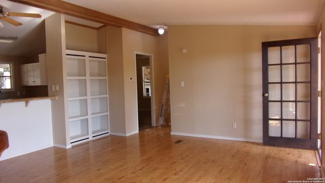 252 SIR WINSTON DR, Canyon Lake, TX 78133