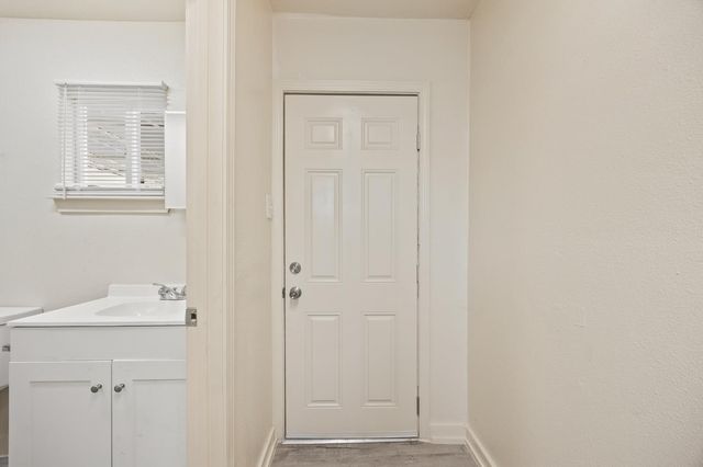 2315 S Poppy Avenue, Fresno, CA 93706