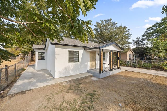 2315 S Poppy Avenue, Fresno, CA 93706