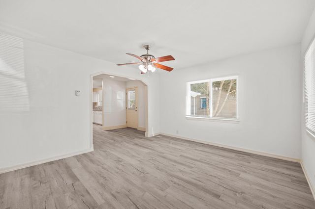 2315 S Poppy Avenue, Fresno, CA 93706