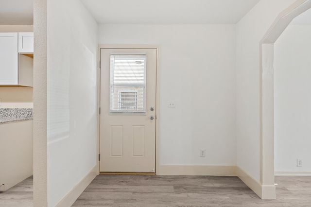 2315 S Poppy Avenue, Fresno, CA 93706