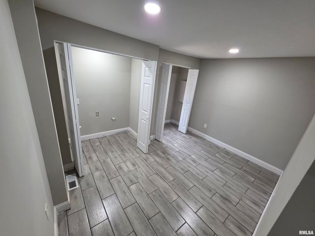 9 BRYANT Lane, Springfield, IL 62702