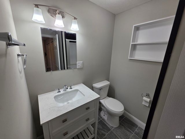 9 BRYANT Lane, Springfield, IL 62702