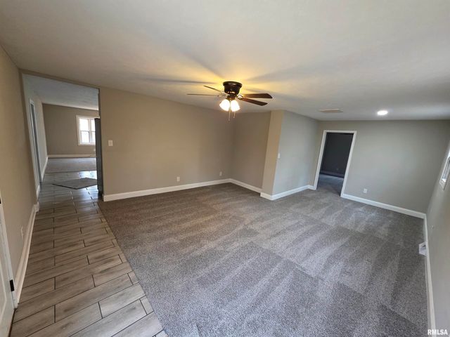 9 BRYANT Lane, Springfield, IL 62702