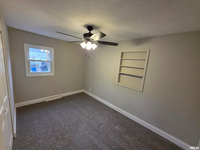 9 BRYANT Lane, Springfield, IL 62702