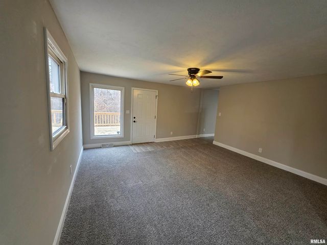 9 BRYANT Lane, Springfield, IL 62702