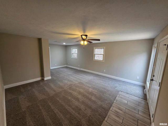 9 BRYANT Lane, Springfield, IL 62702