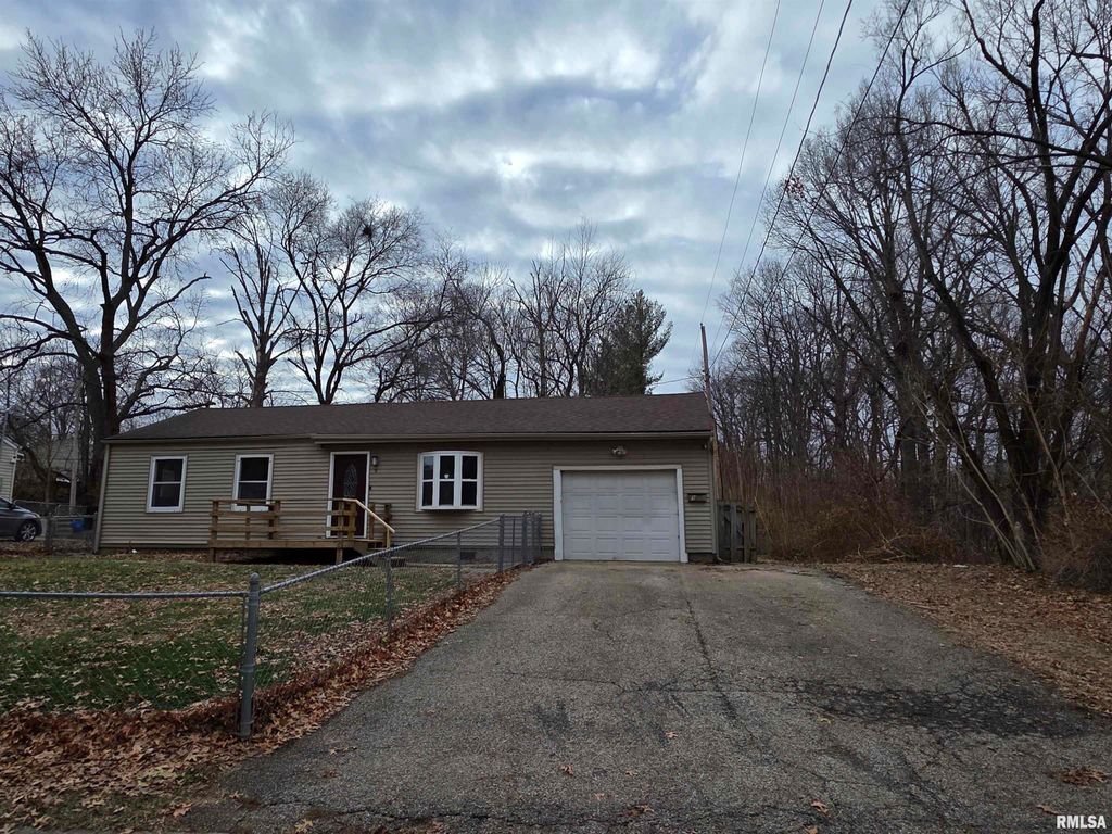 9 BRYANT Lane, Springfield, IL 62702