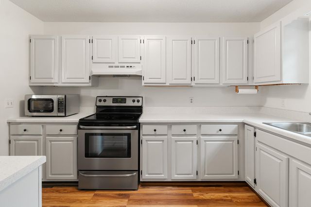 17 Hideaway Lane, Williston, VT 05495