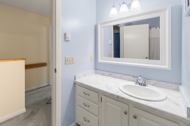 17 Hideaway Lane, Williston, VT 05495