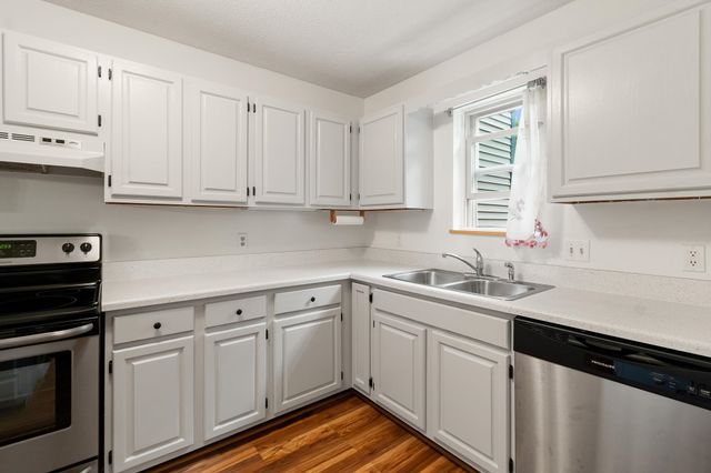17 Hideaway Lane, Williston, VT 05495