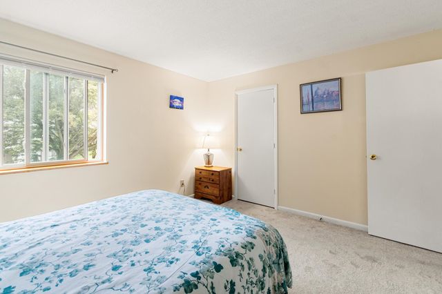17 Hideaway Lane, Williston, VT 05495