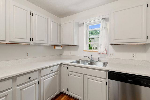 17 Hideaway Lane, Williston, VT 05495