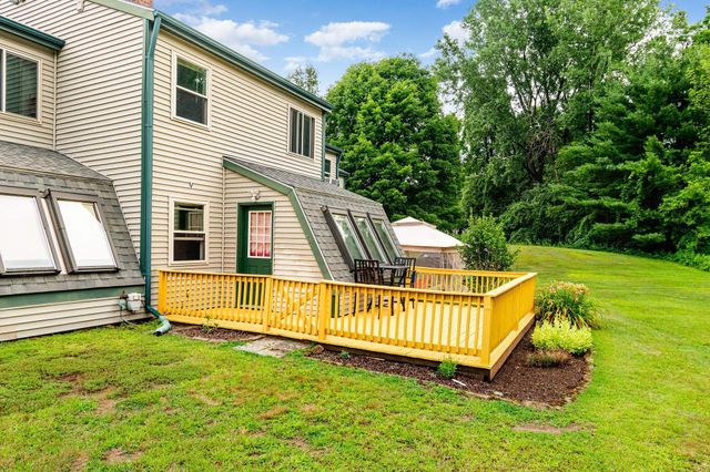 17 Hideaway Lane, Williston, VT 05495