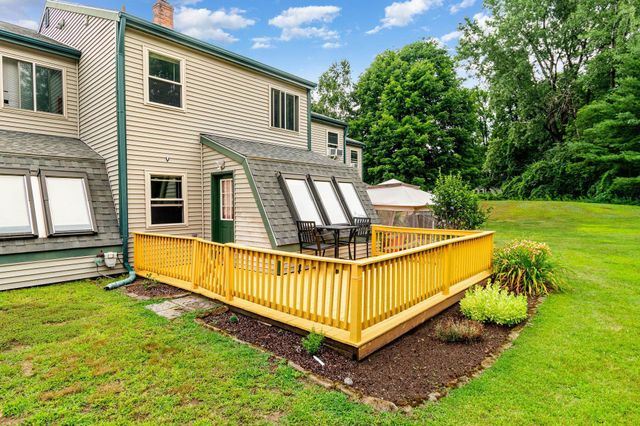 17 Hideaway Lane, Williston, VT 05495